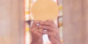 ostension hostie consécration messe