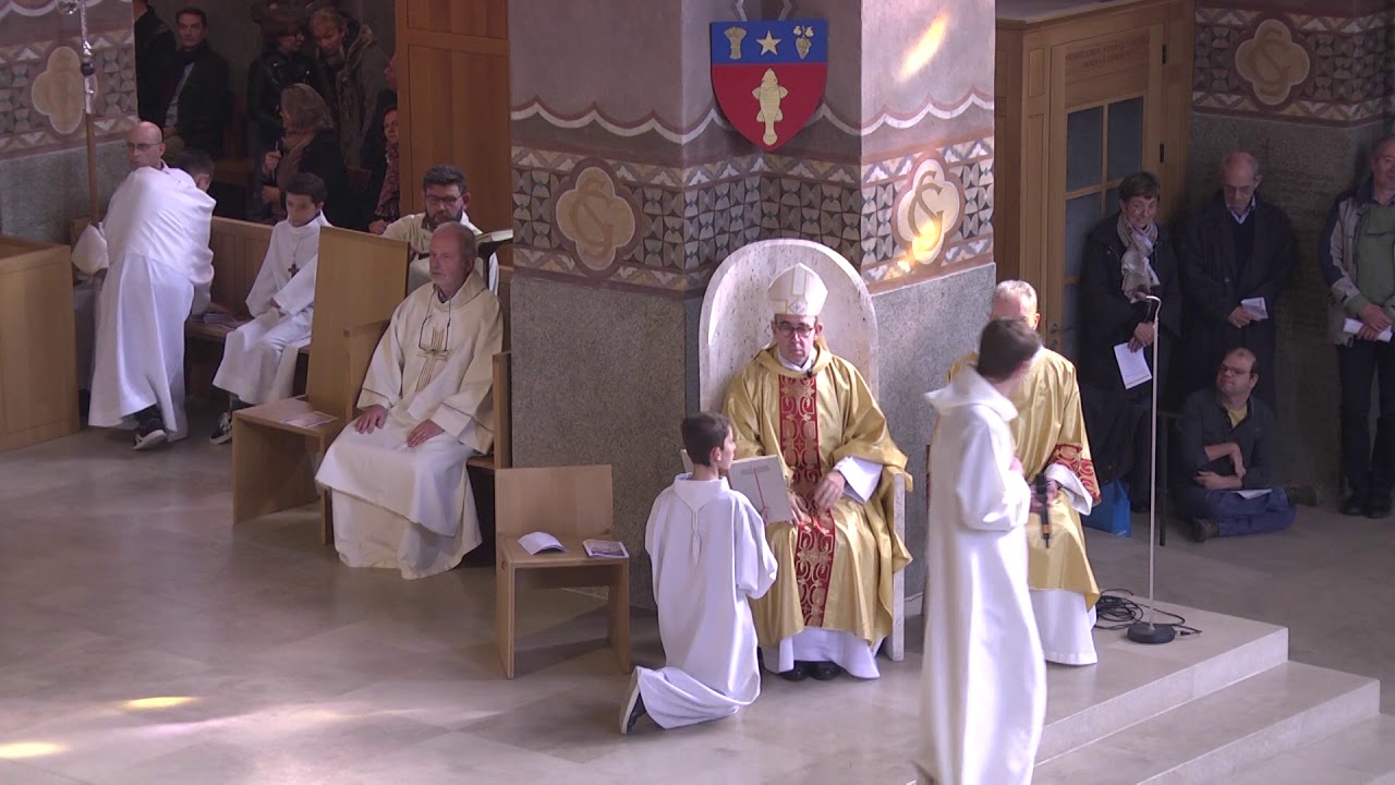 eveque nanterre mitre célébration